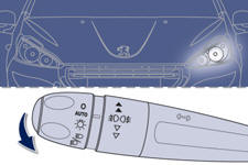 Side markers for the vehicle by illumination of the sidelamps on the traffic